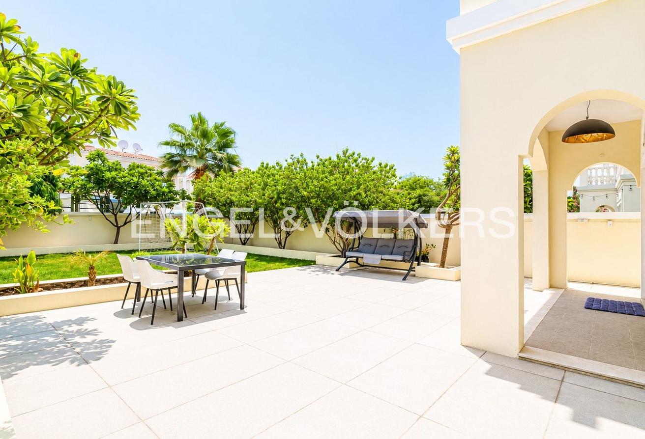 Fully Upgraded | Furnished | Quiet | Vacant photo 18