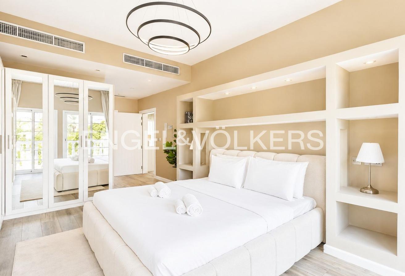 Fully Upgraded | Furnished | Quiet | Vacant photo 11