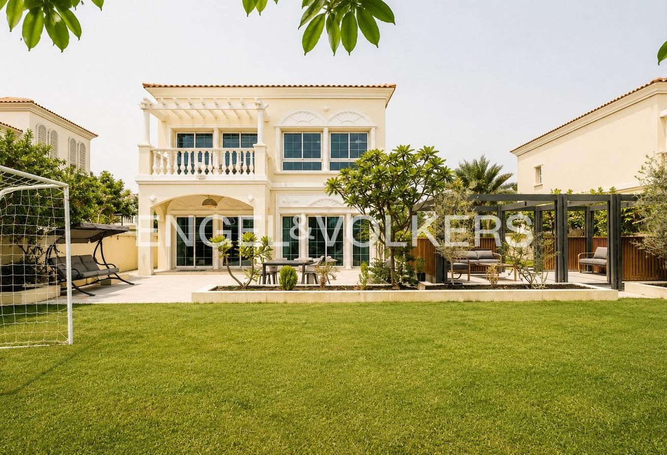 Fully Upgraded | Furnished | Quiet | Vacant