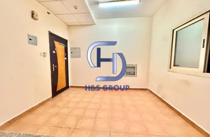 شقة - 1 حمام للايجار في طريق فاير ستاشن - مويلح - الشارقة