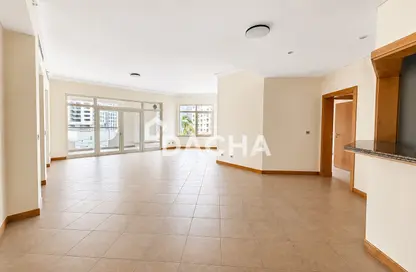 Apartment - 3 Bedrooms - 3 Bathrooms for rent in Al Habool - Shoreline Apartments - Palm Jumeirah - Dubai