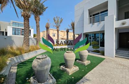 Villa - 5 - 6 for rent in Jumeirah 1 Villas - Jumeirah 1 - Jumeirah - Dubai