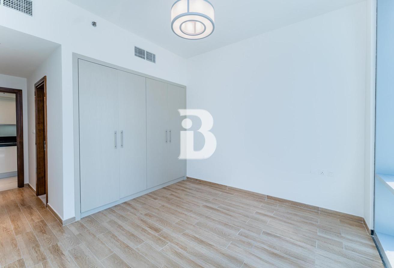 VACANT | PRIME LOCATION | HIGH FLOOR photo 7