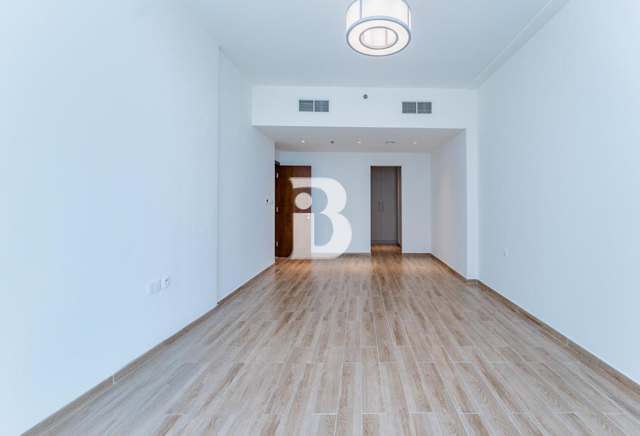 VACANT | PRIME LOCATION | HIGH FLOOR photo 10