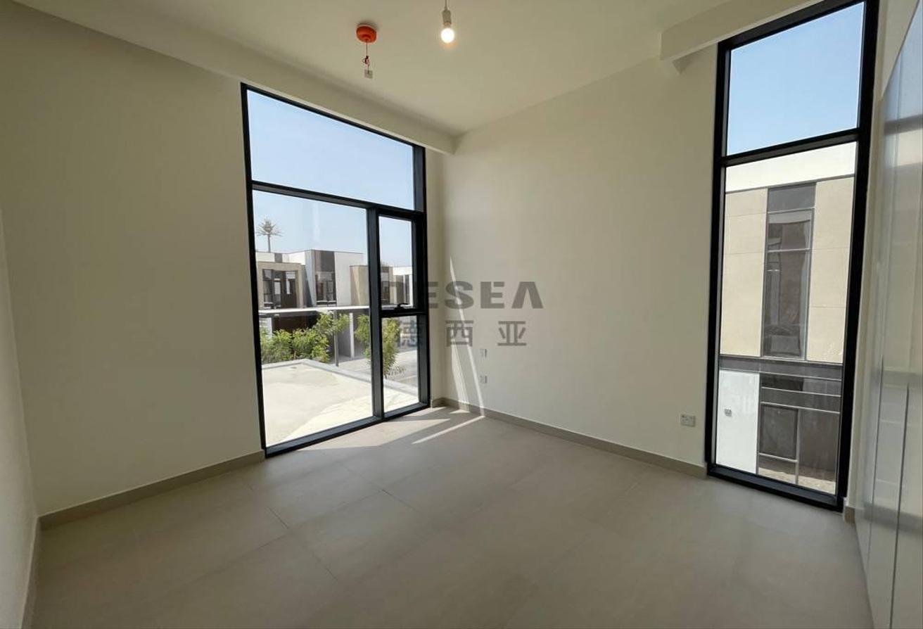 4BR + Maid | Ready to Move In | Corner Unit photo 6