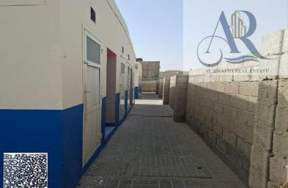Labor Camp - Studio - 7+ for rent in Al Sajaa S - Al Sajaa - Sharjah