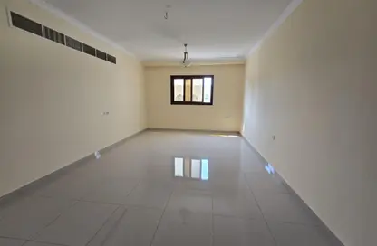 Apartment - 2 Bedrooms - 3 Bathrooms for rent in Al Qulaya'ah - Al Sharq - Sharjah