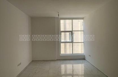Apartment - 2 Bedrooms - 2 Bathrooms for rent in Safia Tower - Al Majaz 3 - Al Majaz - Sharjah