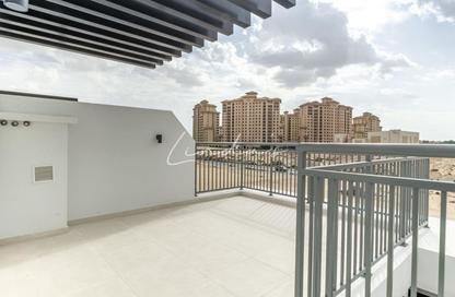 Townhouse - 4 - 5 for rent in Intima Villas - Victory Heights - Dubai Sports City - Dubai