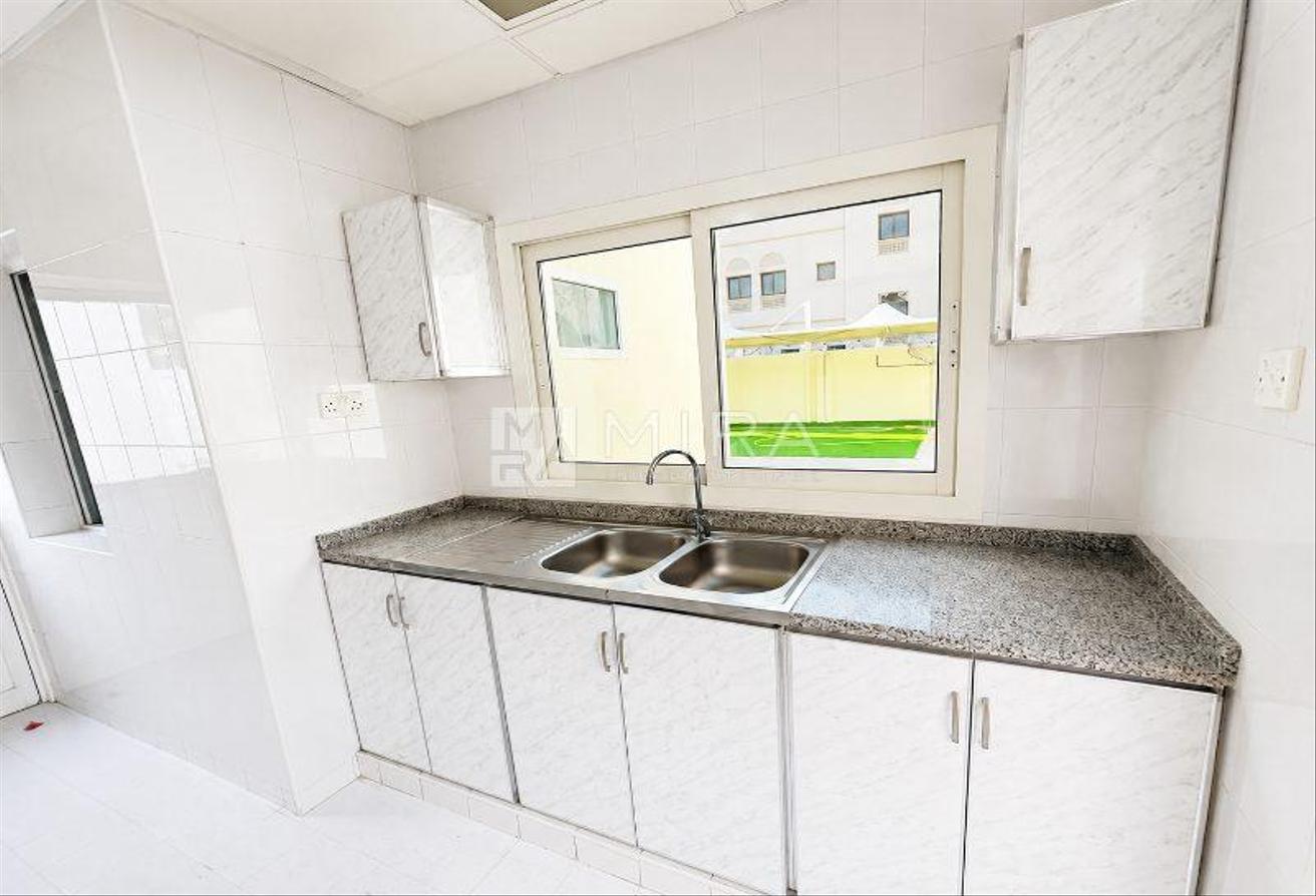 5BR Spacious Independent Villa | Negotiable photo 5