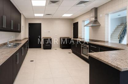 Villa - 4 Bedrooms - 5 Bathrooms for rent in Jumeirah 1 Villas - Jumeirah 1 - Jumeirah - Dubai Villa - 4 Bedrooms - 5 Bathrooms for rent in Jumeirah 1 Villas - Jumeirah 1 - Jumeirah - Dubai