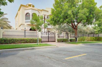 Villa - 7+ Bedrooms - 7+ Bathrooms for rent in Sector E - Emirates Hills - Dubai