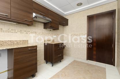 Apartment - 2 Bedrooms - 3 Bathrooms for rent in Latifa Tower - Sheikh Zayed Road - Dubai
