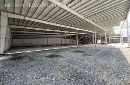 Warehouse - Studio - 2 Bathrooms for rent in Umm Al Thuoob - Umm Al Quwain