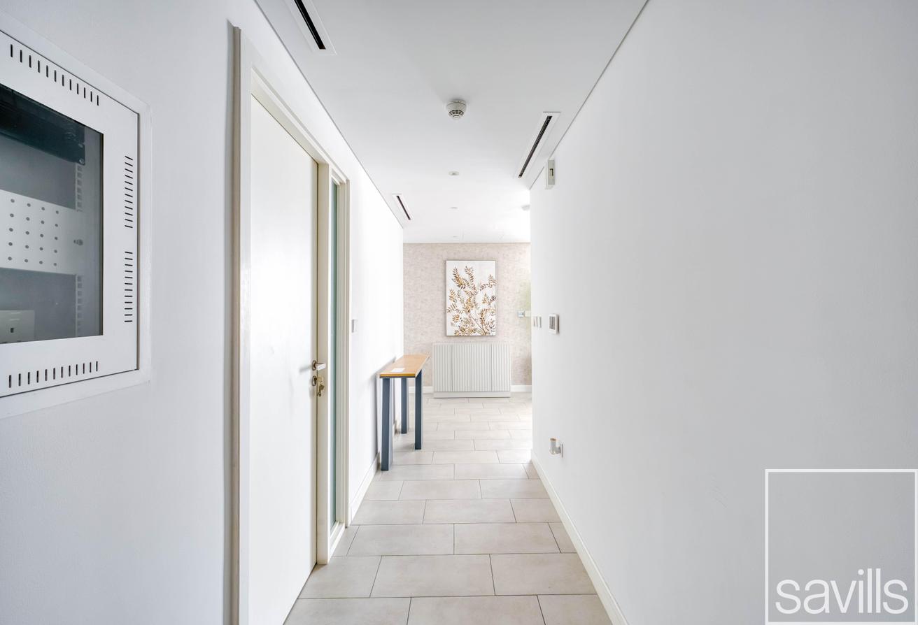 Sea View | Spacious Corner Unit | Prime Location photo 6