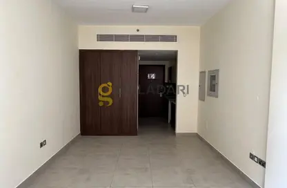 Apartment - Studio - 1 Bathroom for rent in Amwaj Building - Al Souk Al Kabeer - Bur Dubai - Dubai