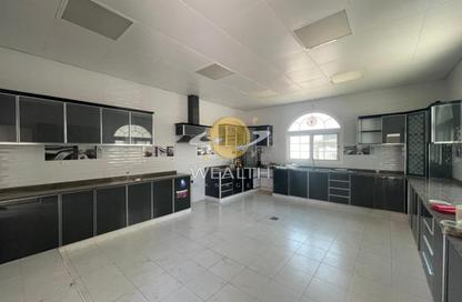 Villa - 3 Bedrooms - 5 Bathrooms for sale in Al Nouf 1 - Al Nouf - Sharjah
