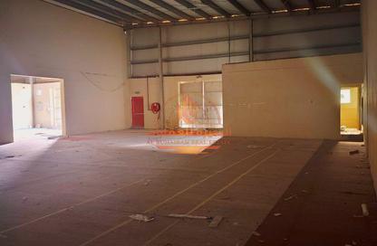 Warehouse - Studio - 1 Bathroom for rent in Industrial Building 13 - Industrial Area 13 - Sharjah Industrial Area - Sharjah