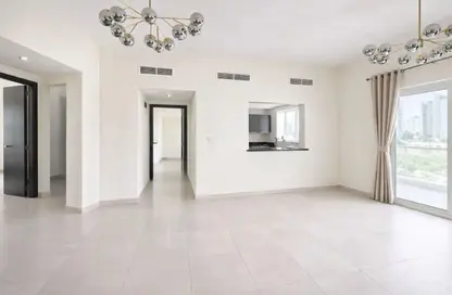 شقة - غرفة نوم - 2 حمامات للايجار في مرتفعات الصقر - مدينة دبي الرياضية - دبي