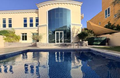 Villa - 5 Bedrooms - 6 Bathrooms for rent in Jumeirah 1 Villas - Jumeirah 1 - Jumeirah - Dubai