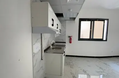 Apartment - 1 Bathroom for rent in Muwailih Building - Muwaileh - Sharjah