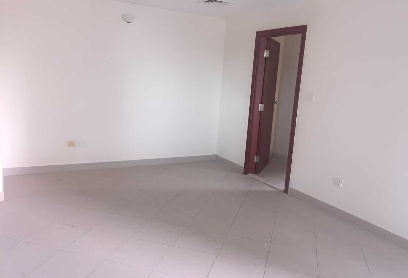RENT I UNFURNISHED I HUB CANAL gallery image