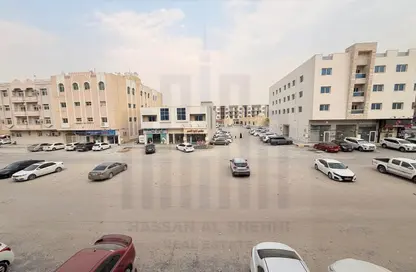 شقة - 2 غرف نوم - 2 حمامات للايجار في تجارية مويلح - الشارقة