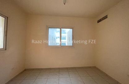 Apartment - 1 - 1 for rent in Plaza Building - Al Ghuwair - Al Gharb - Sharjah Apartment - 1 - 1 for rent in Plaza Building - Al Ghuwair - Al Gharb - Sharjah