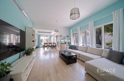 Villa - 3 - 4 for sale in Maeen 2 - Maeen - The Lakes - Dubai Villa - 3 - 4 for sale in Maeen 2 - Maeen - The Lakes - Dubai