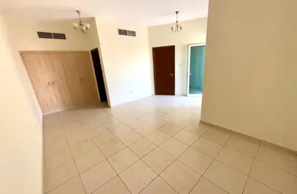 Apartment - 1 Bedroom - 2 Bathrooms for rent in Building IC1-EMR-09 - Emirates Cluster - International City - Dubai