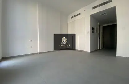 شقة - 1 حمام للايجار في ذا لينك - إيست فييليدج - الجادة - الشارقة