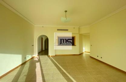 Apartment - 2 Bedrooms - 3 Bathrooms for rent in Al Habool - Shoreline Apartments - Palm Jumeirah - Dubai