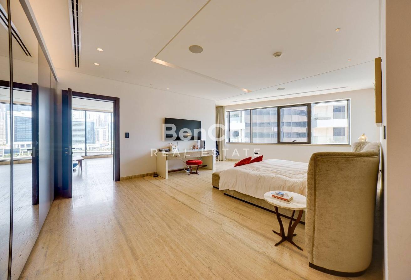 Unfurnished | Burj Canal View | Prime Location photo 13