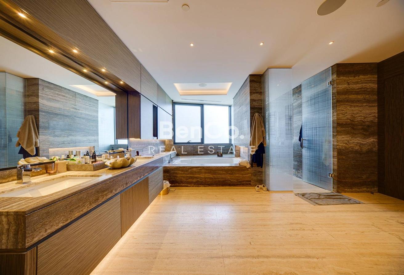 Unfurnished | Burj Canal View | Prime Location photo 6