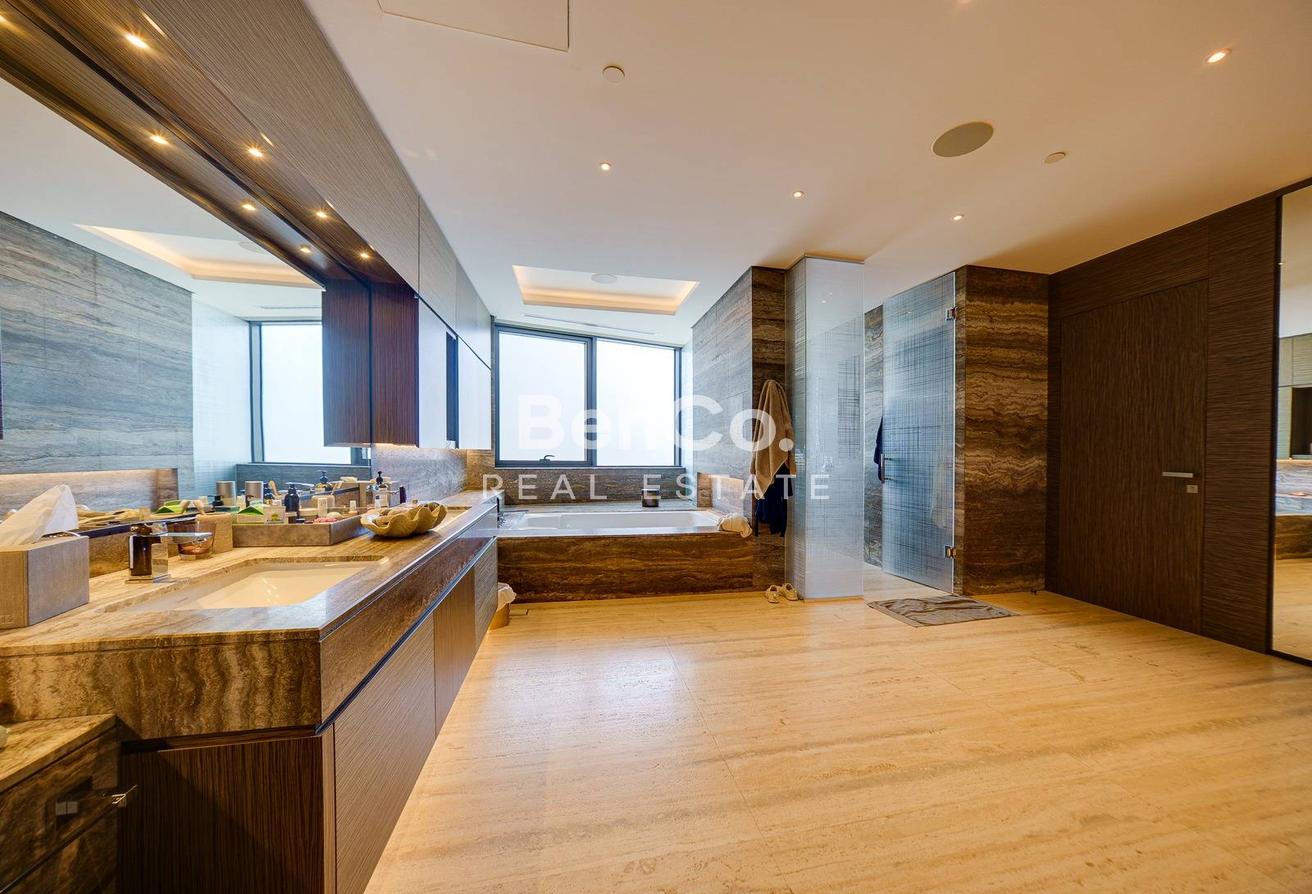 Unfurnished | Burj Canal View | Prime Location photo 11