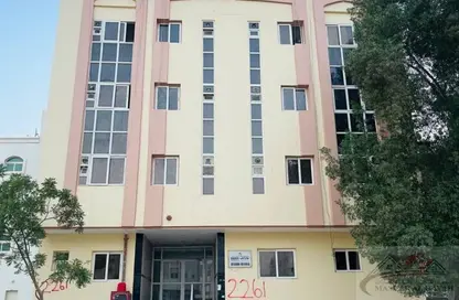 عمارة بالكامل - غرفة نوم - 2 حمامات للبيع في مبنى مويلح - مويلح - الشارقة