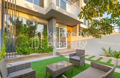 Villa - 4 Bedrooms - 4 Bathrooms for rent in Royal Park - Jumeirah Park - Dubai