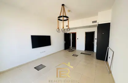 شقة - غرفة نوم - 2 حمامات للايجار في غنيمه - كيو بوينت - ليوان - دبي لاند - دبي