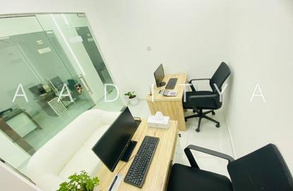 Office Space - Studio - 1 Bathroom for rent in Red Avenue - Al Garhoud - Dubai