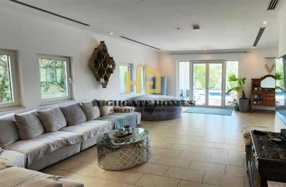 Villa - 3 - 4 for rent in Jumeirah Park - Dubai Villa - 3 - 4 for rent in Jumeirah Park - Dubai