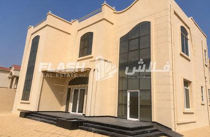 فيلا - 5 غرف نوم - 7 حمامات للايجار في الرفاع - رأس الخيمة
