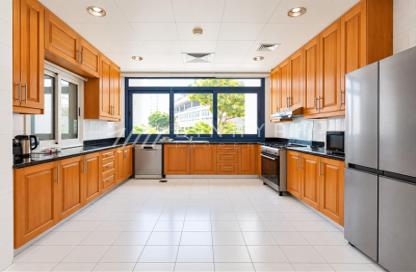 Villa - 4 - 5 for rent in Palma Residences - Palm Jumeirah - Dubai