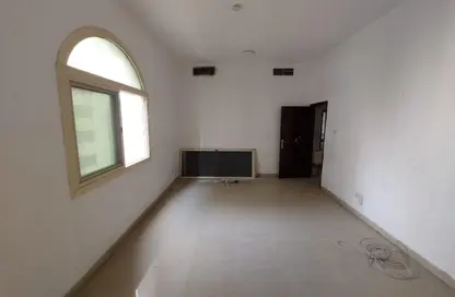 شقة - 2 غرف نوم - 2 حمامات للايجار في الند - القاسمية - الشارقة