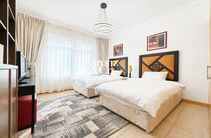Apartment - 3 Bedrooms - 3 Bathrooms for rent in Al Haseer - Shoreline Apartments - Palm Jumeirah - Dubai