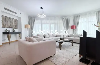 Apartment - 3 Bedrooms - 3 Bathrooms for rent in Al Haseer - Shoreline Apartments - Palm Jumeirah - Dubai