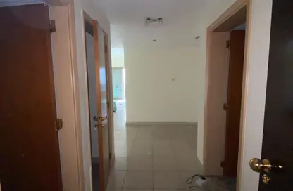 شقة - 2 غرف نوم - 2 حمامات للايجار في برج الشاهد - القصباء - الشارقة