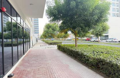 Shop - Studio - 1 Bathroom for rent in Jumeirah Garden City - Al Satwa - Dubai