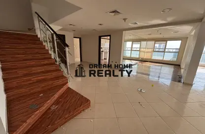 Duplex - 5 Bedrooms - 7 Bathrooms for rent in Al Khan Lagoon - Al Khan - Sharjah