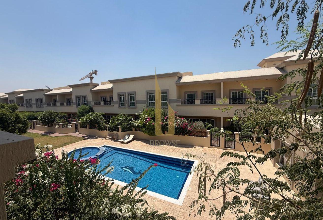 COMPOUND WITH AMENITIES OUTSIDE SEATING AREA photo 6