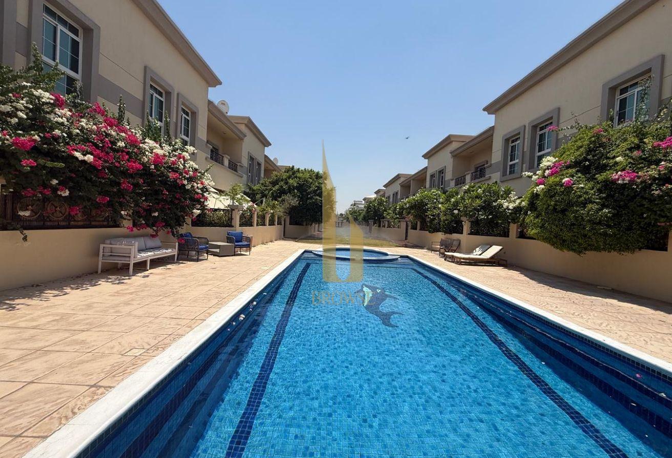 COMPOUND WITH AMENITIES OUTSIDE SEATING AREA photo 7